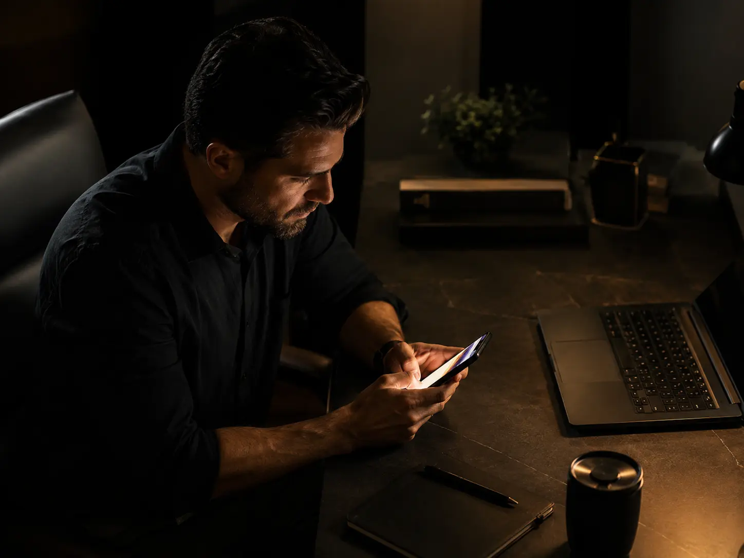 Cliente contactando HomeScan por WhatsApp para agendar inspección de vivienda en Monterrey